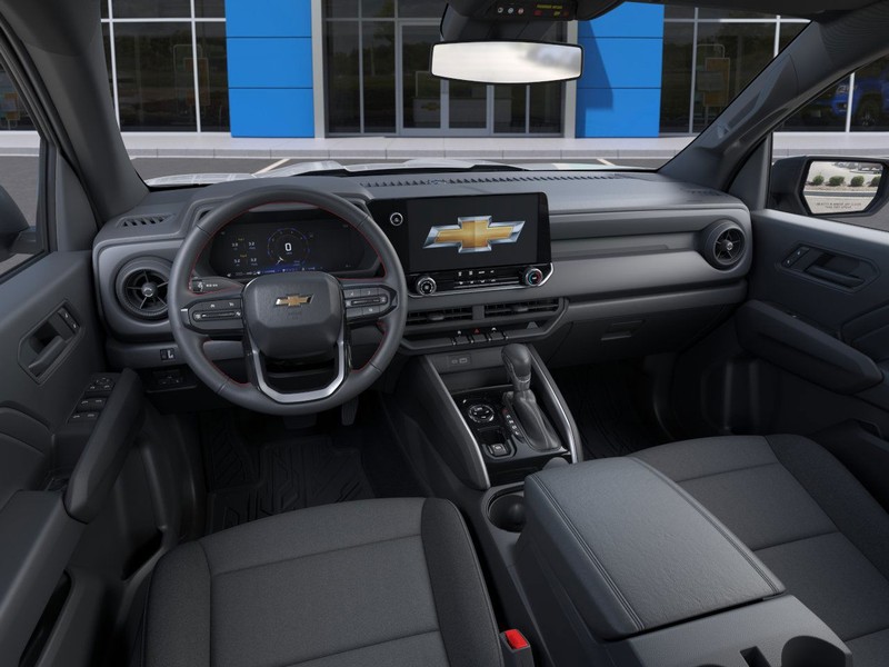 Chevrolet Colorado Vehicle Full-screen Gallery Image 15