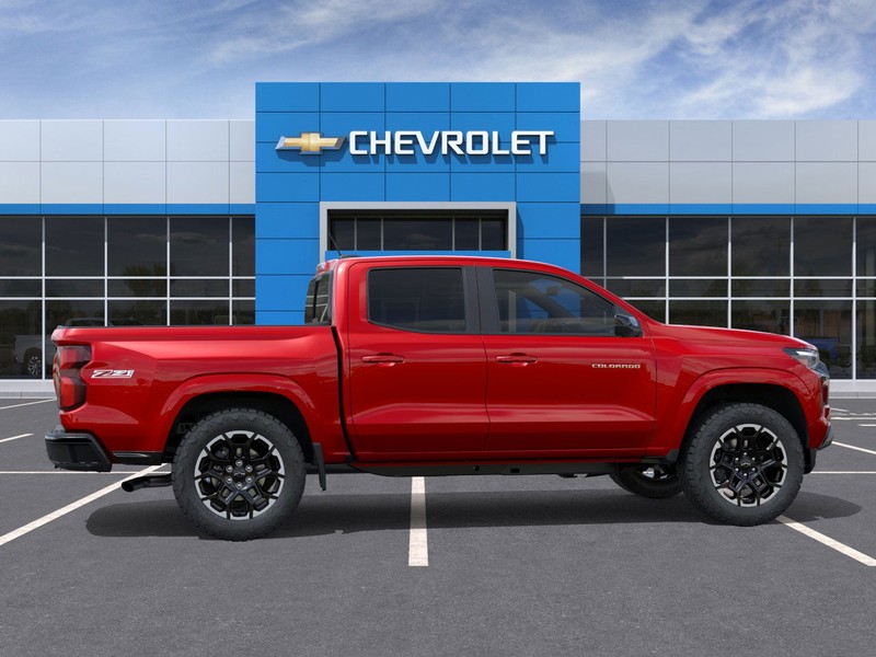 Chevrolet Colorado Vehicle Full-screen Gallery Image 5