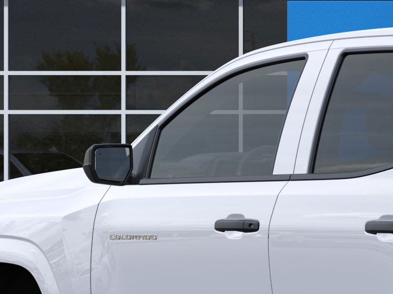 Chevrolet Colorado Vehicle Full-screen Gallery Image 12