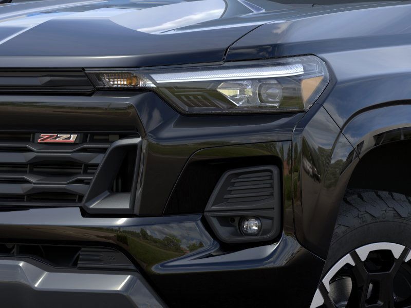 Chevrolet Colorado Vehicle Full-screen Gallery Image 10