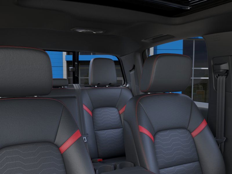 Chevrolet Colorado Vehicle Full-screen Gallery Image 24