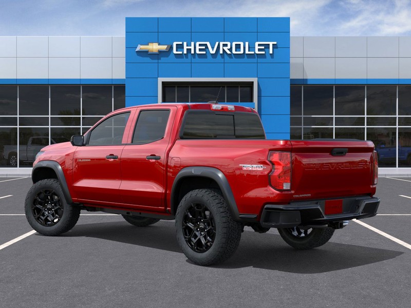 Chevrolet Colorado Vehicle Full-screen Gallery Image 3