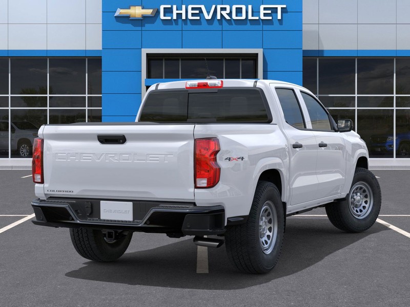 Chevrolet Colorado Vehicle Full-screen Gallery Image 4