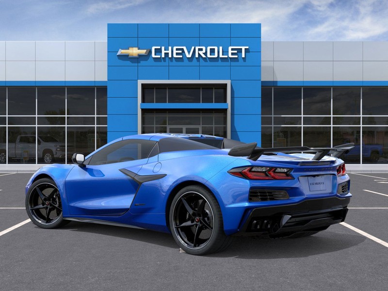 Chevrolet Corvette Vehicle Full-screen Gallery Image 3