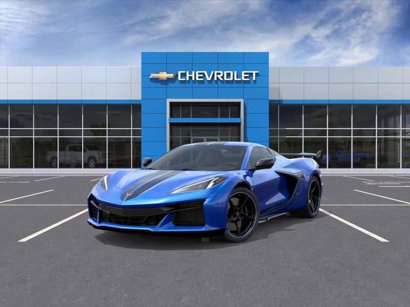 Chevrolet Corvette Vehicle Full-screen Gallery Image 8