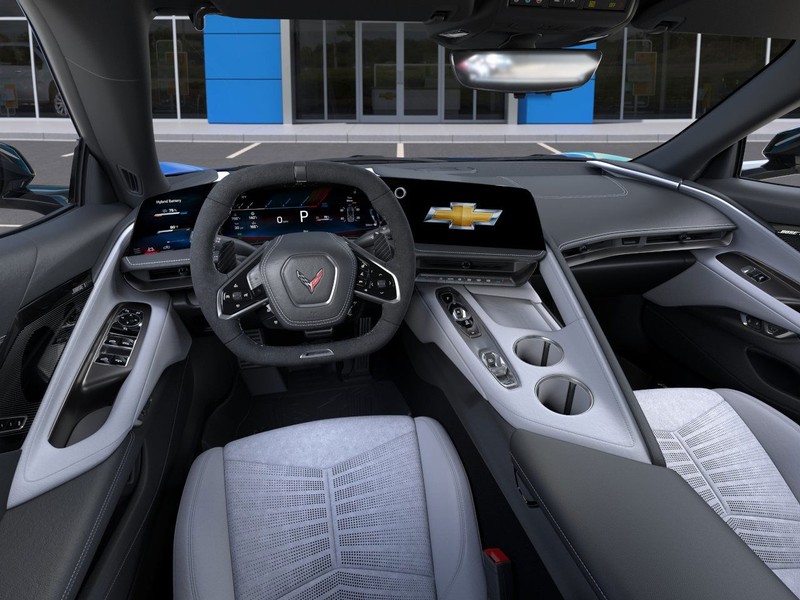 Chevrolet Corvette Vehicle Full-screen Gallery Image 15