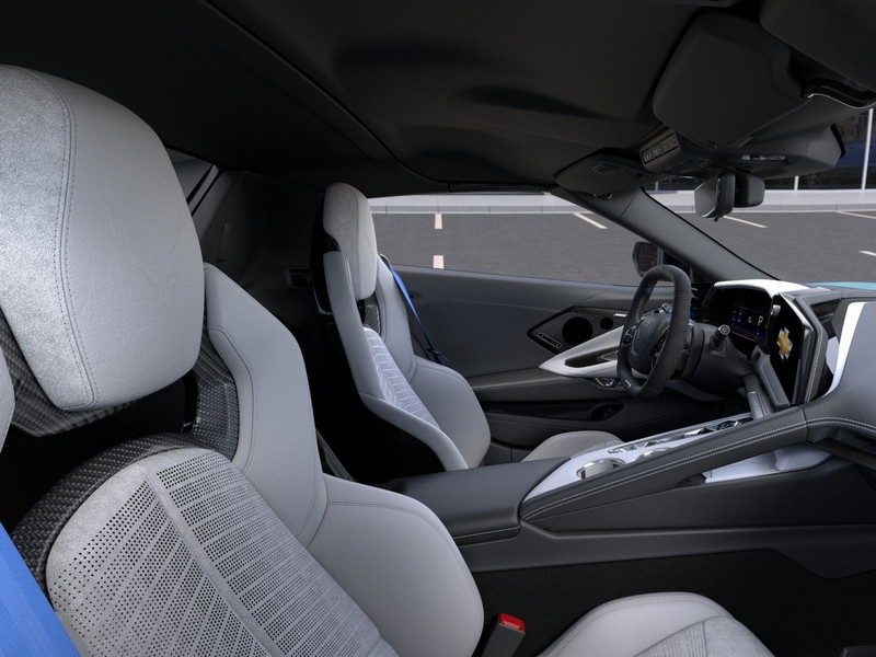 Chevrolet Corvette Vehicle Full-screen Gallery Image 17