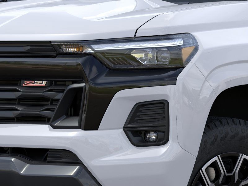 Chevrolet Colorado Vehicle Full-screen Gallery Image 10