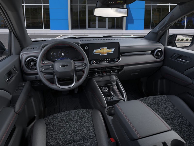 Chevrolet Colorado Vehicle Full-screen Gallery Image 15