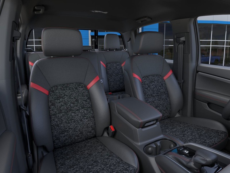 Chevrolet Colorado Vehicle Full-screen Gallery Image 16