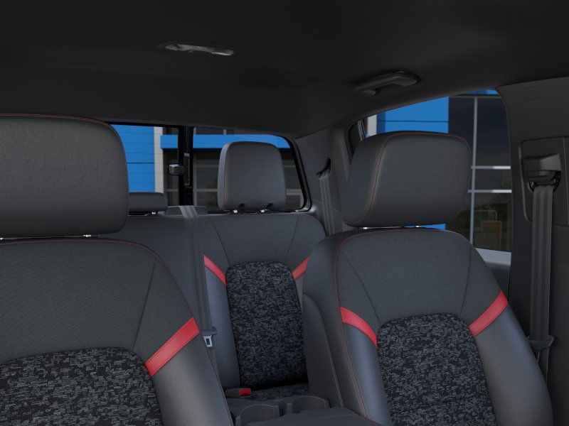 Chevrolet Colorado Vehicle Full-screen Gallery Image 24