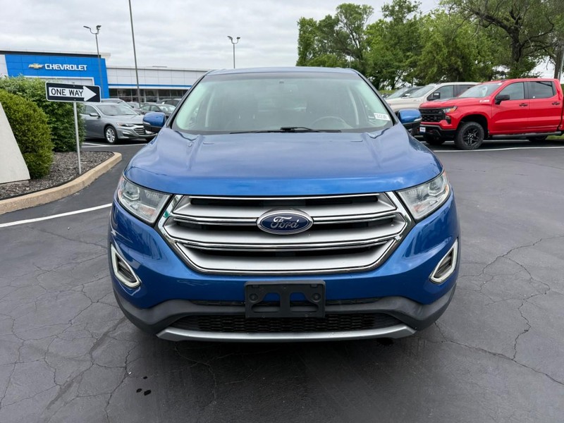 Ford Edge Vehicle Full-screen Gallery Image 8