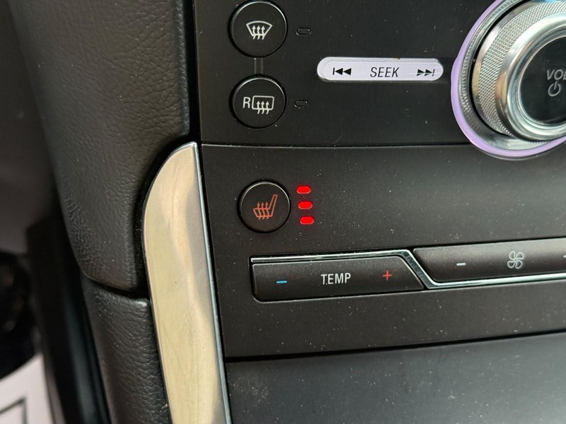 Ford Edge Vehicle Full-screen Gallery Image 21