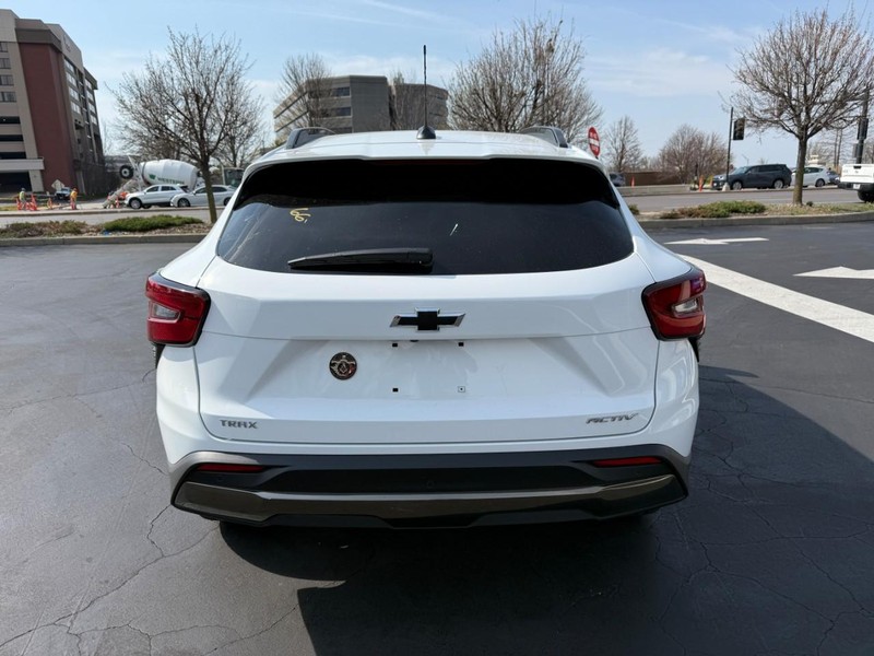 Chevrolet Trax Vehicle Full-screen Gallery Image 6