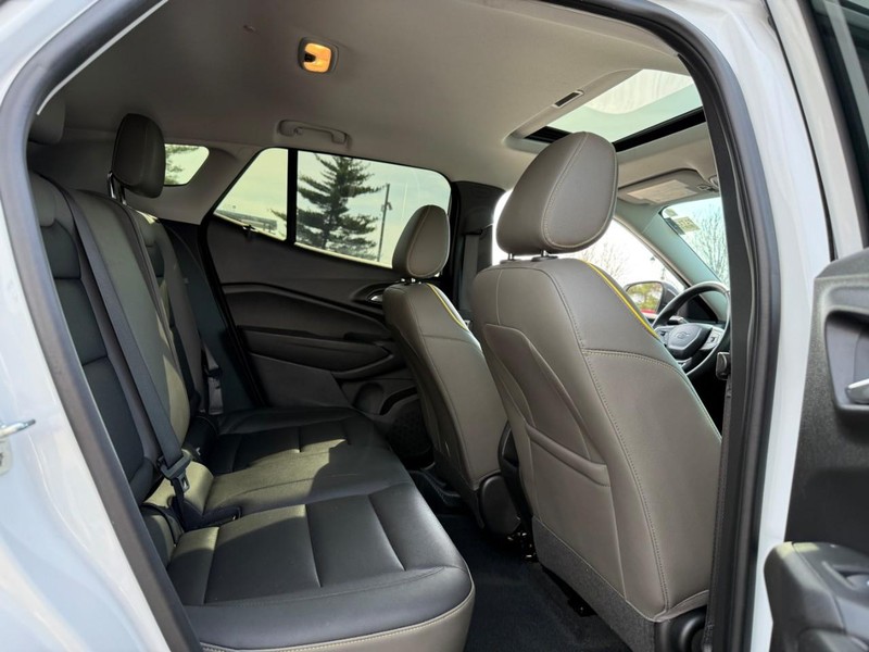 Chevrolet Trax Vehicle Full-screen Gallery Image 10