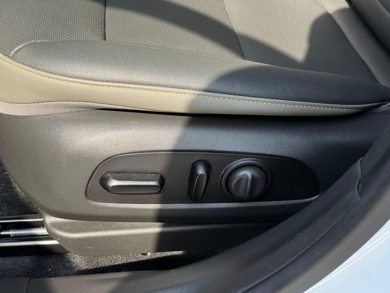 Chevrolet Trax Vehicle Full-screen Gallery Image 17