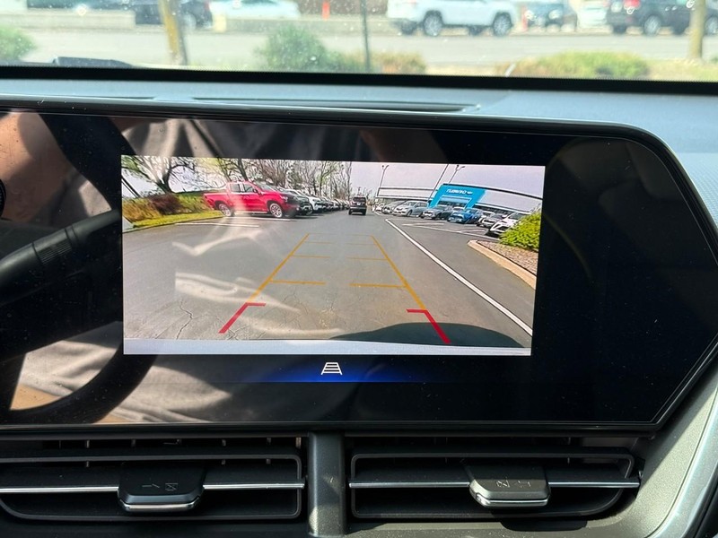 Chevrolet Trax Vehicle Full-screen Gallery Image 23