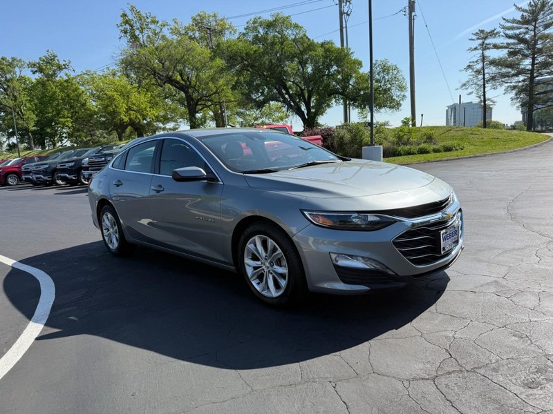 Chevrolet Malibu Vehicle Full-screen Gallery Image 9