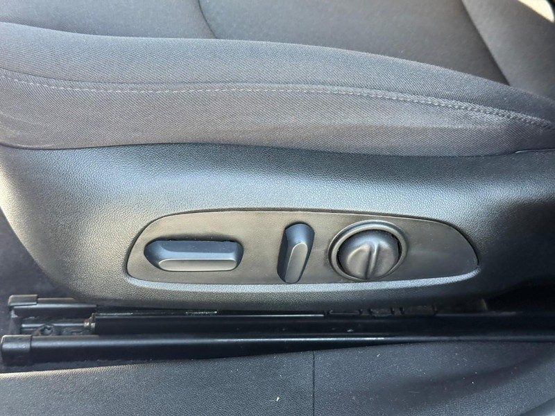 Chevrolet Malibu Vehicle Full-screen Gallery Image 18
