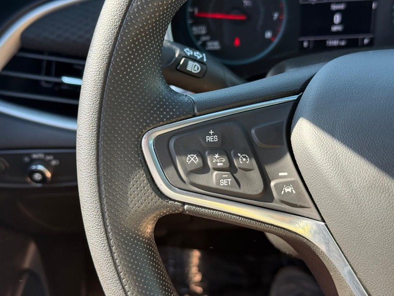 Chevrolet Malibu Vehicle Full-screen Gallery Image 19