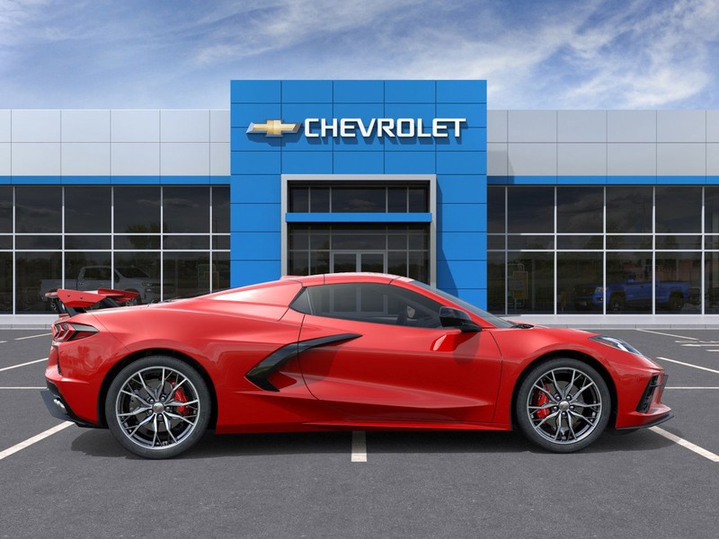 Chevrolet Corvette Vehicle Full-screen Gallery Image 5