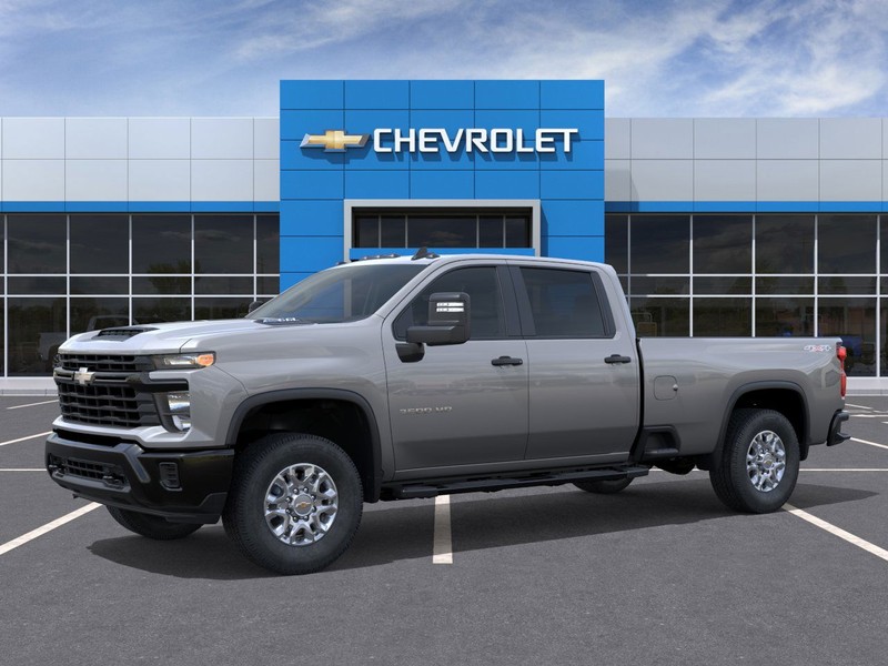 Chevrolet Silverado 3500HD Vehicle Full-screen Gallery Image 2
