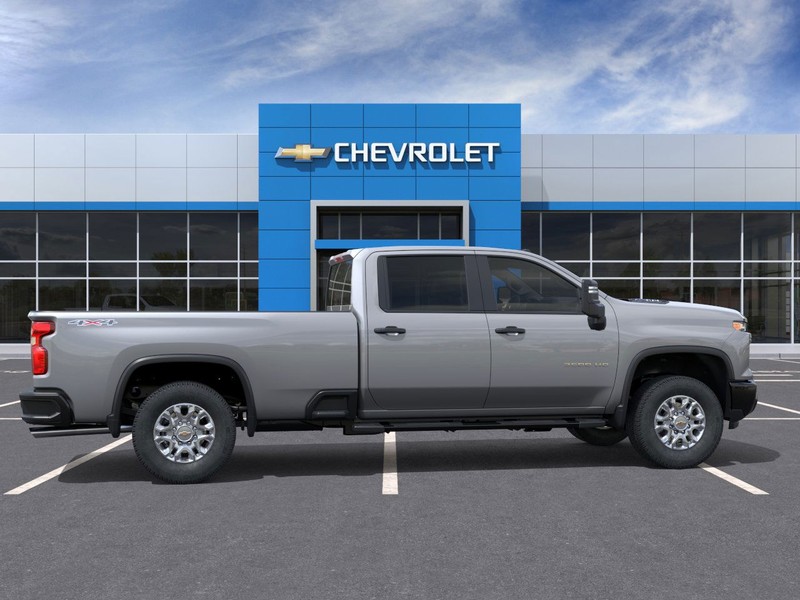 Chevrolet Silverado 3500HD Vehicle Full-screen Gallery Image 5