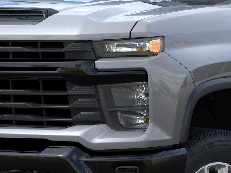 Chevrolet Silverado 3500HD Vehicle Full-screen Gallery Image 10