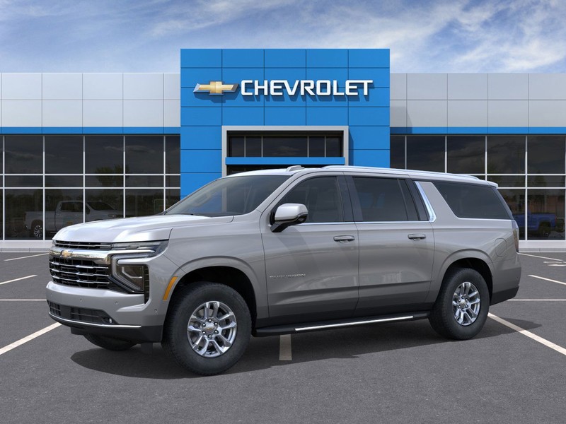 Chevrolet Suburban Vehicle Full-screen Gallery Image 2