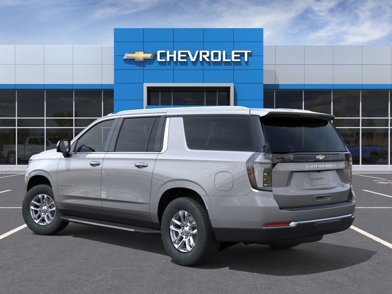 Chevrolet Suburban Vehicle Full-screen Gallery Image 3