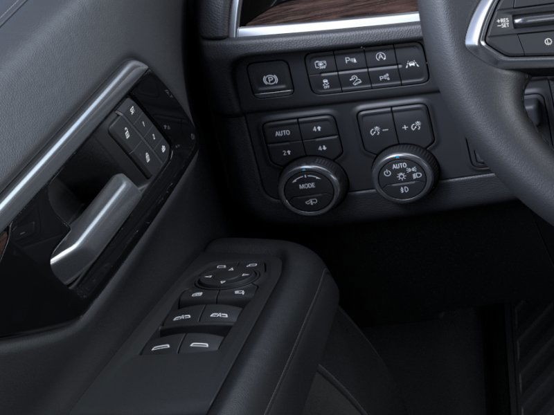 Chevrolet Suburban Vehicle Full-screen Gallery Image 22