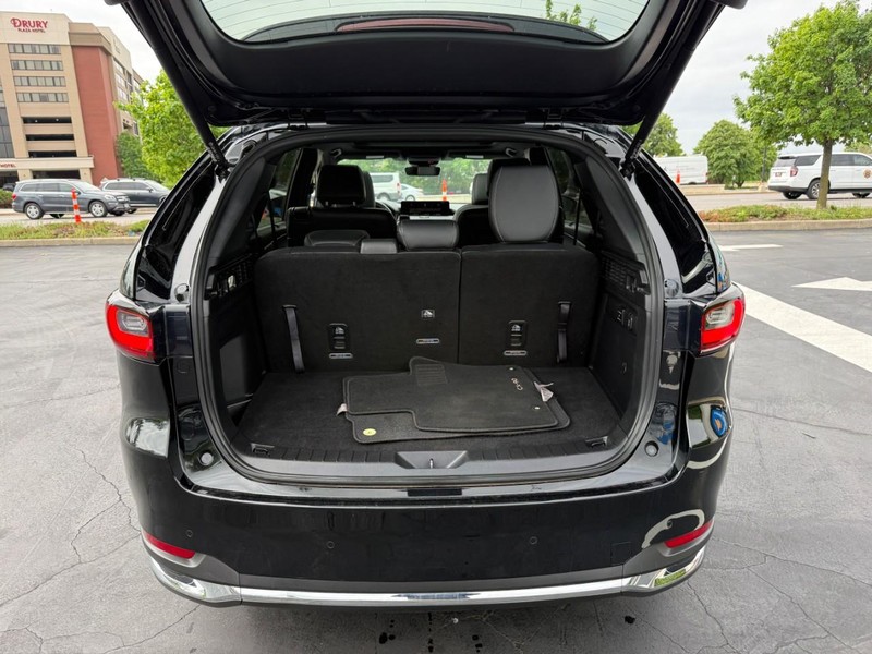 Mazda CX-90 Vehicle Full-screen Gallery Image 5