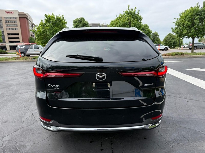 Mazda CX-90 Vehicle Full-screen Gallery Image 6