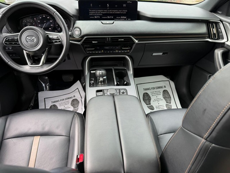 Mazda CX-90 Vehicle Full-screen Gallery Image 12