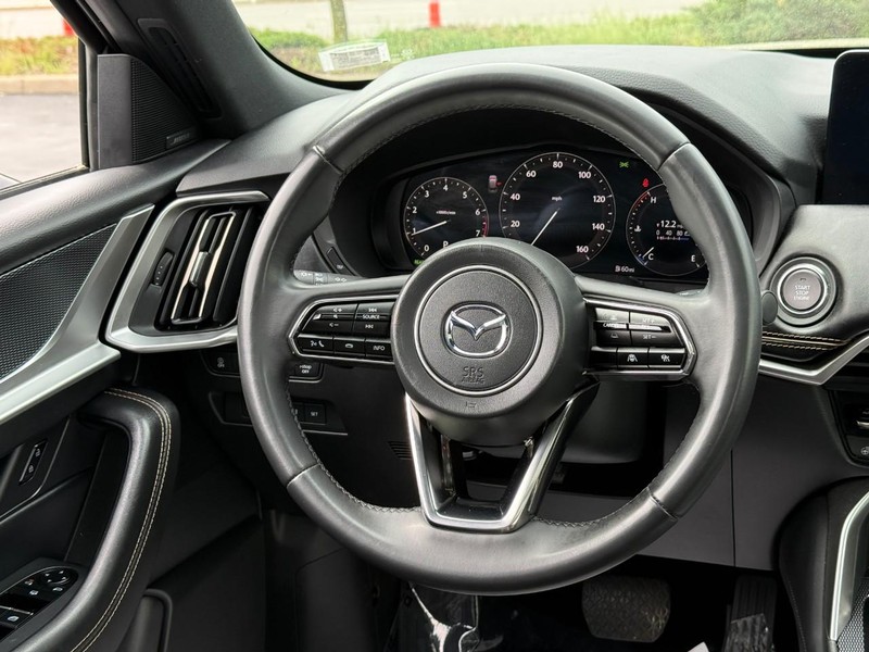 Mazda CX-90 Vehicle Full-screen Gallery Image 13