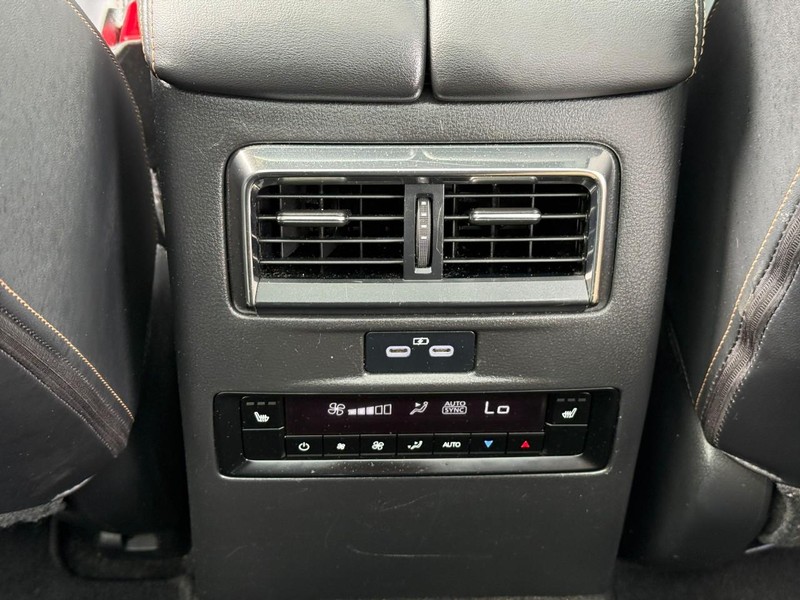 Mazda CX-90 Vehicle Full-screen Gallery Image 16