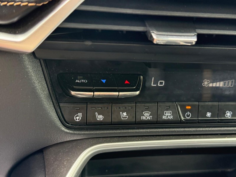 Mazda CX-90 Vehicle Full-screen Gallery Image 24