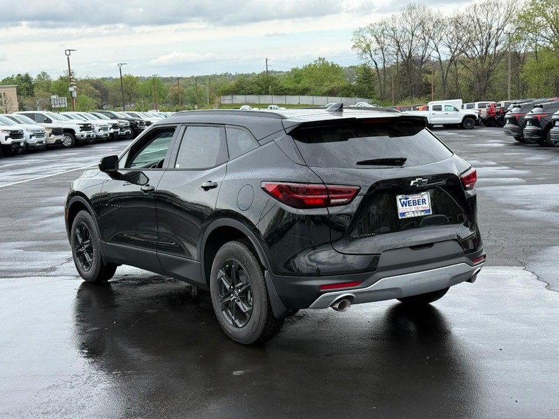Chevrolet Blazer Vehicle Full-screen Gallery Image 3