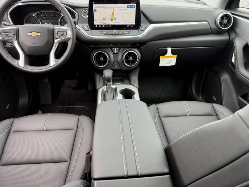 Chevrolet Blazer Vehicle Full-screen Gallery Image 6