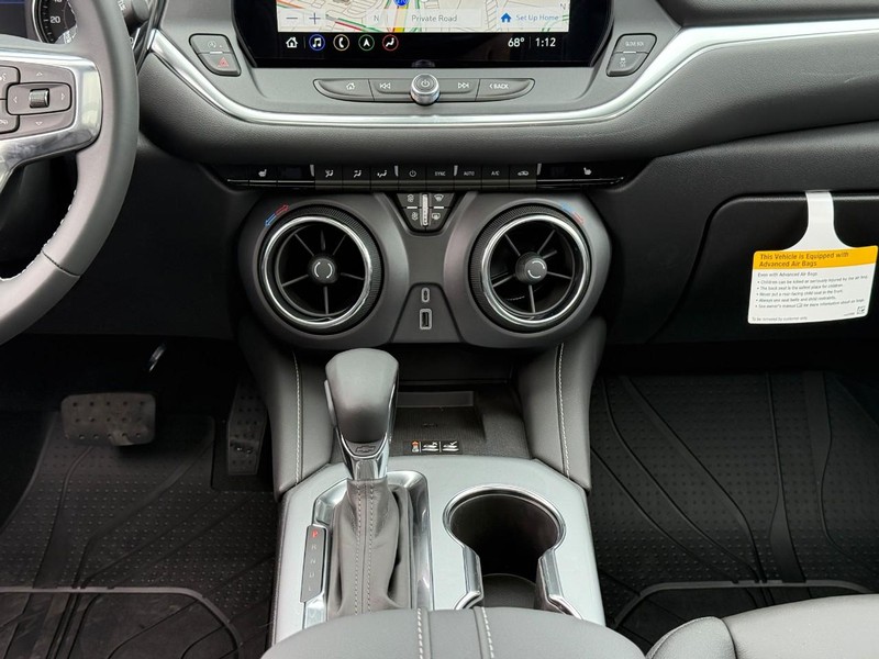 Chevrolet Blazer Vehicle Full-screen Gallery Image 9