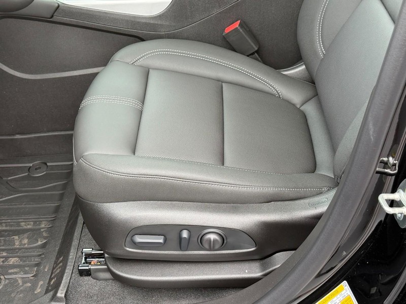 Chevrolet Blazer Vehicle Full-screen Gallery Image 12