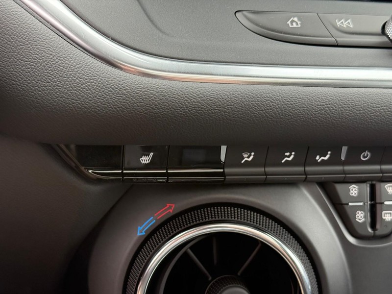 Chevrolet Blazer Vehicle Full-screen Gallery Image 17
