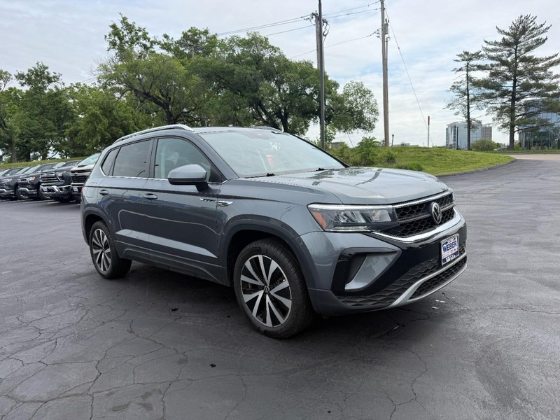 Volkswagen Taos Vehicle Full-screen Gallery Image 10