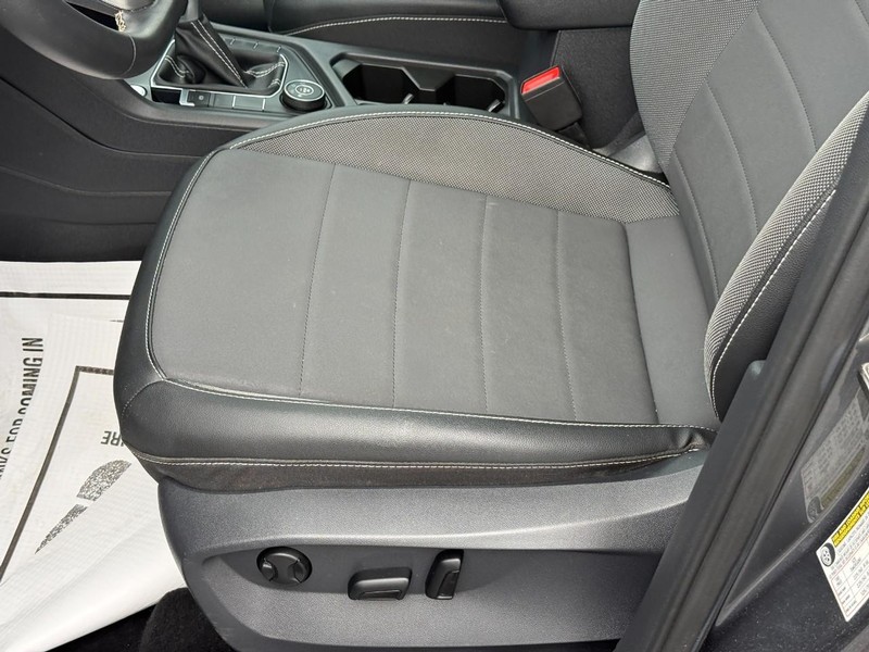 Volkswagen Taos Vehicle Full-screen Gallery Image 20