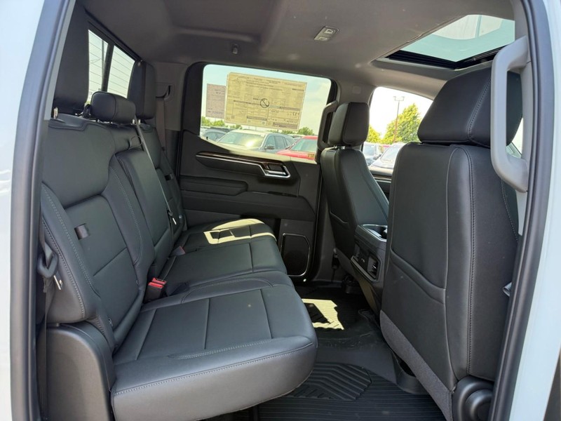 Chevrolet Silverado 1500 Vehicle Full-screen Gallery Image 6