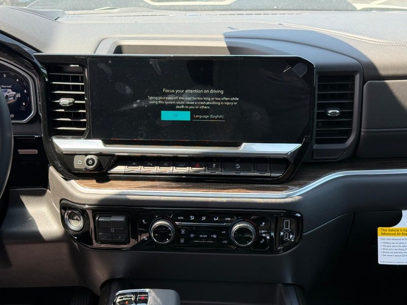 Chevrolet Silverado 1500 Vehicle Full-screen Gallery Image 9