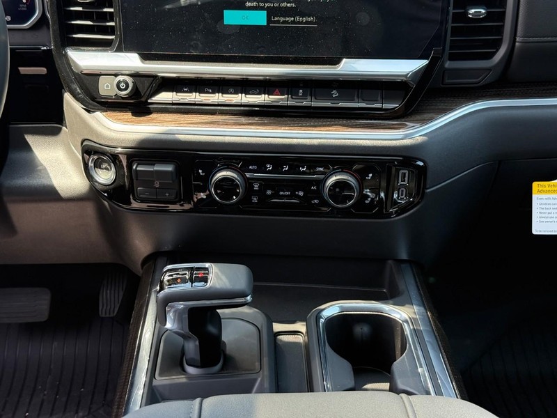 Chevrolet Silverado 1500 Vehicle Full-screen Gallery Image 10