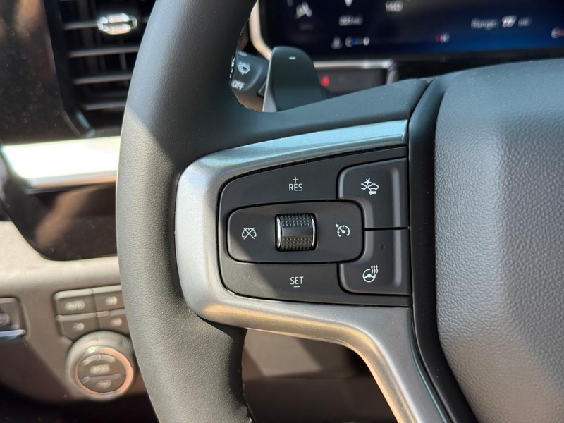 Chevrolet Silverado 1500 Vehicle Full-screen Gallery Image 14