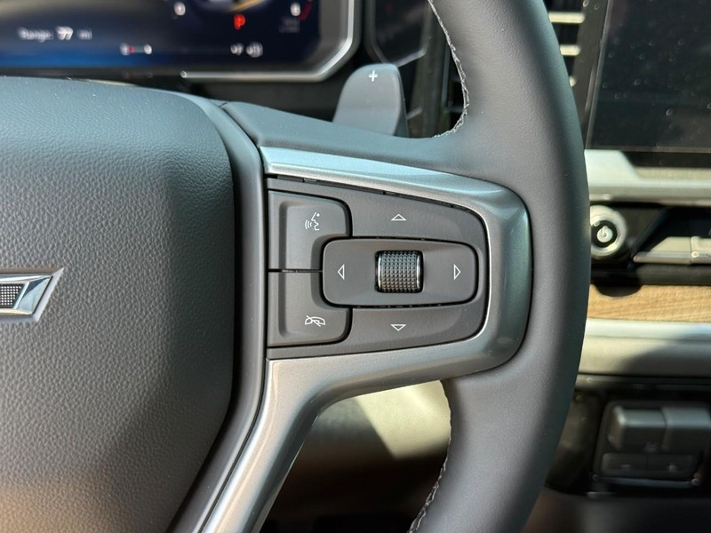 Chevrolet Silverado 1500 Vehicle Full-screen Gallery Image 15