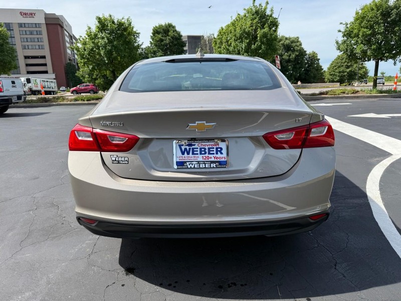 Chevrolet Malibu Vehicle Full-screen Gallery Image 7